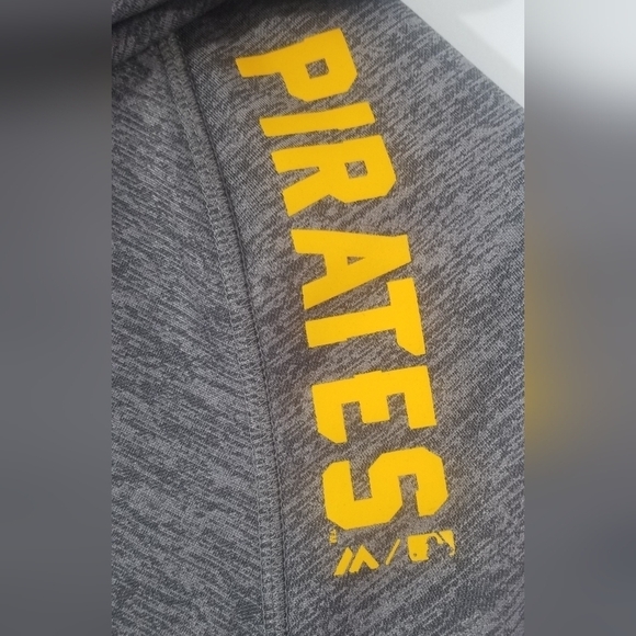 Majestic Pittsburg Pirates MLB Boys Hoodie. Size Large 14/16. Gray and Gold. - Picture 7 of 7